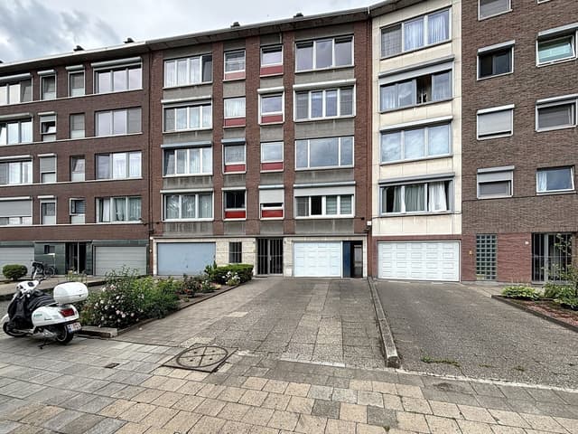 Gerenoveerd 2 slaapkamer appartement in Merksem